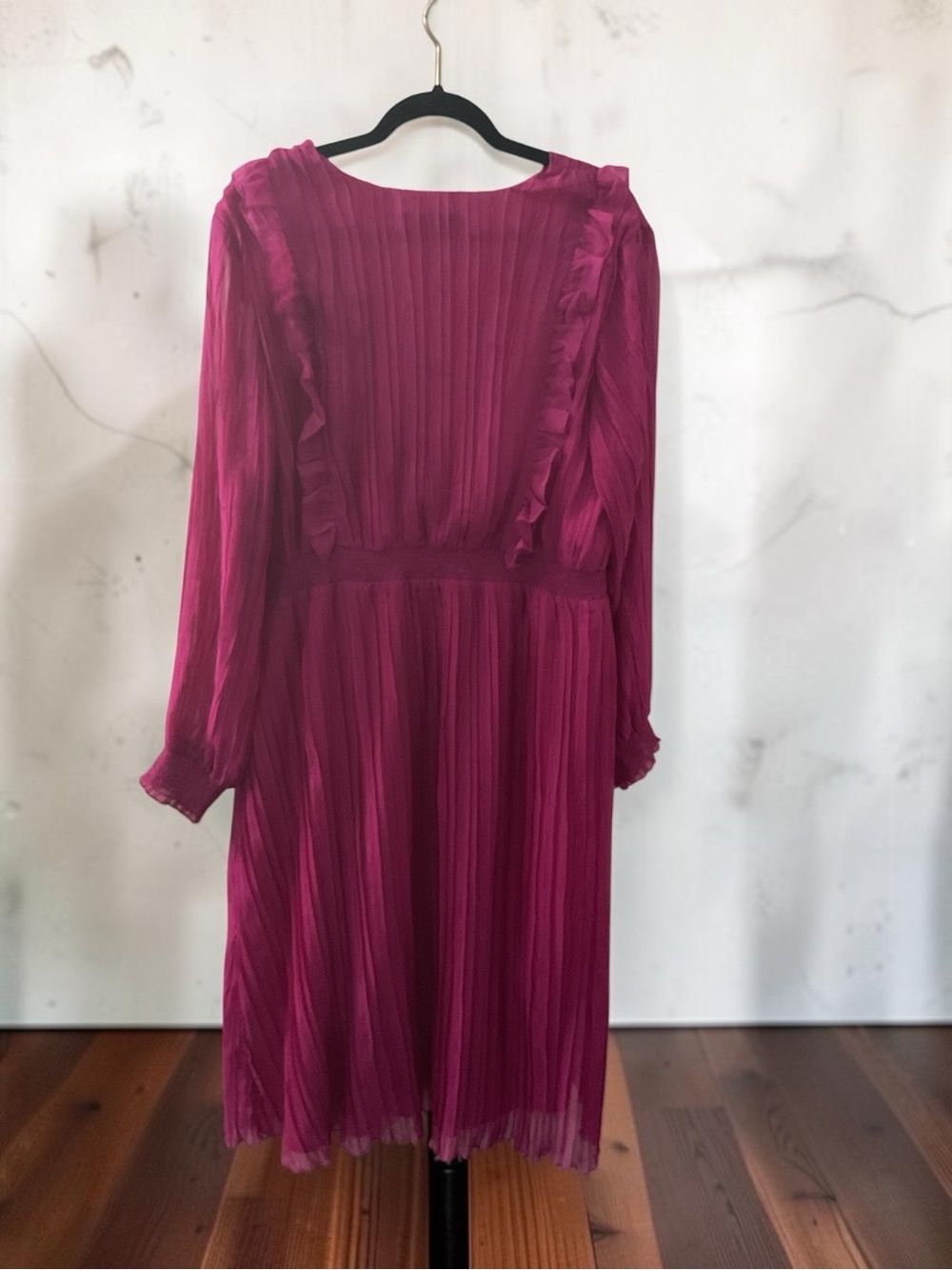 NWOT Magenta Pleated V-Neck Ruffle-Trim LS Dress P:23” L:48” - Picture 2 of 4